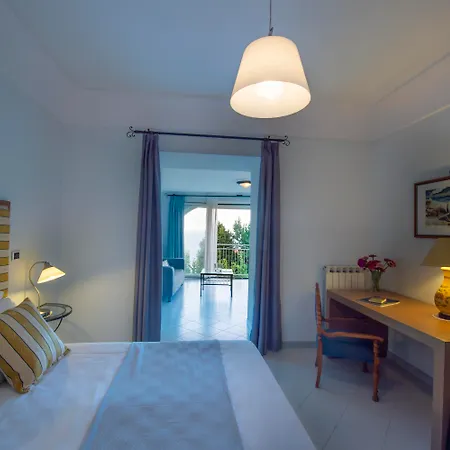 Hotel Maresca 3*
