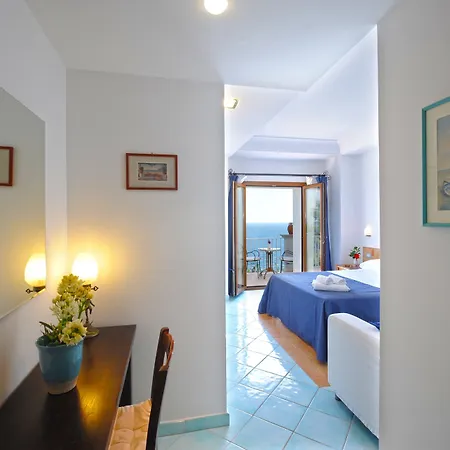 Maresca Hotel 3*