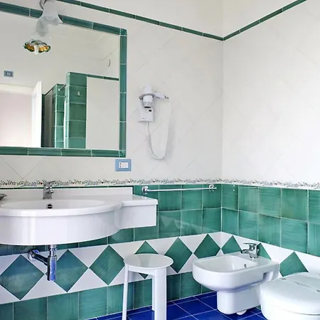 Maresca فندق برايانو