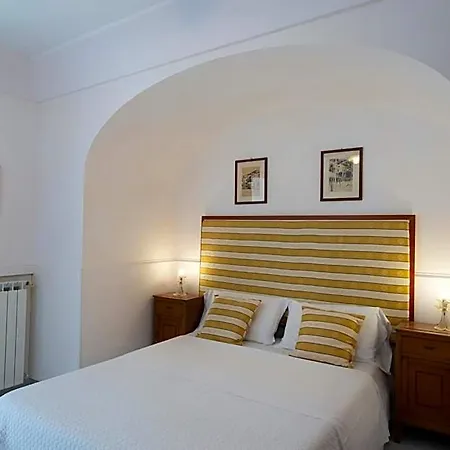 Maresca Hotel 3*