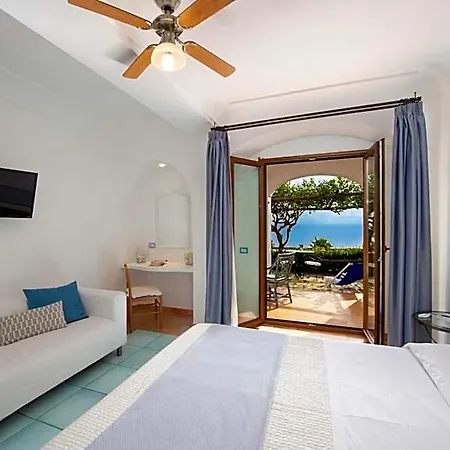 Maresca Hotel